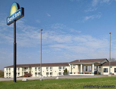 Days Inn By Wyndham Буунвил Екстериор снимка